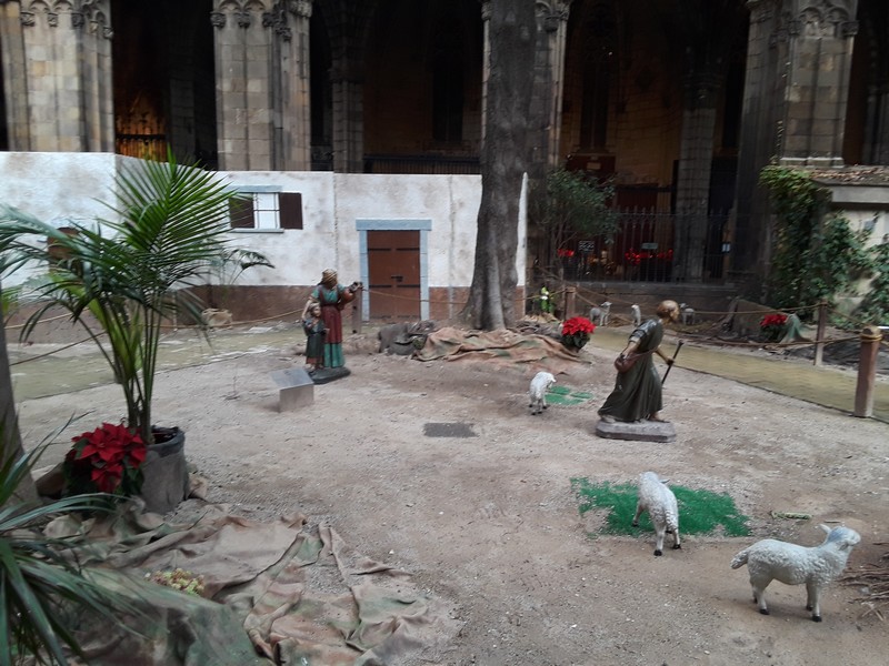 20201205_131802 crèche cathédrale Barcelone
